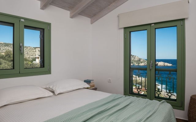 Evilia Beach Villa in Varvara