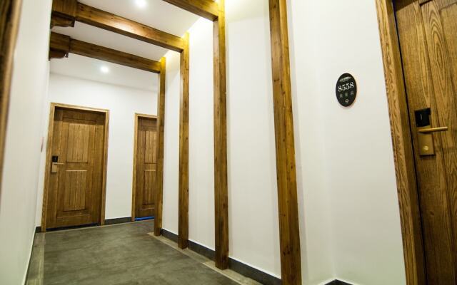 Yun Meng Qi  Inn