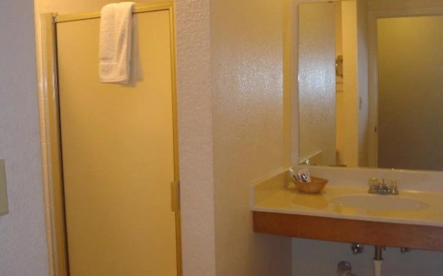 High Five Inn