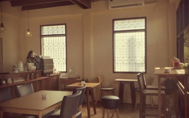 2496 Oldtel Bed & Cafe