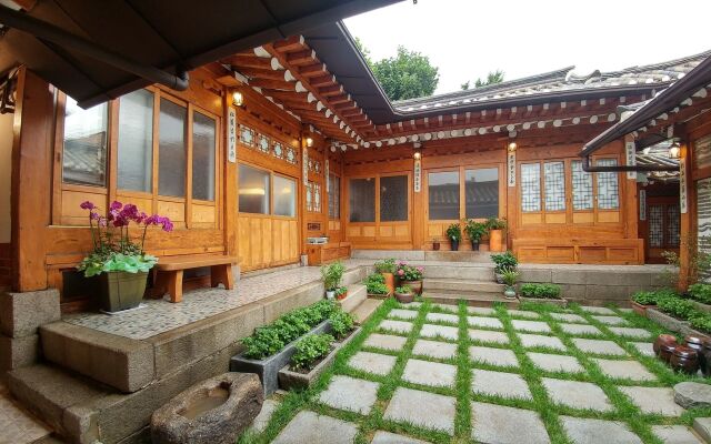 So Hyeon Dang Hanok Guesthouse