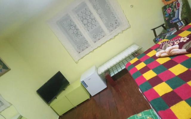 Room in Guest Room - Cozy Rural Retreat in Roşia Montana