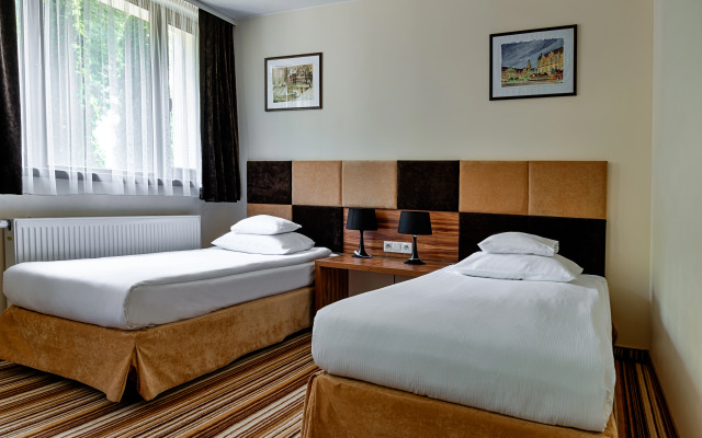 Boutique Hotel's Kwiska / Legnicka