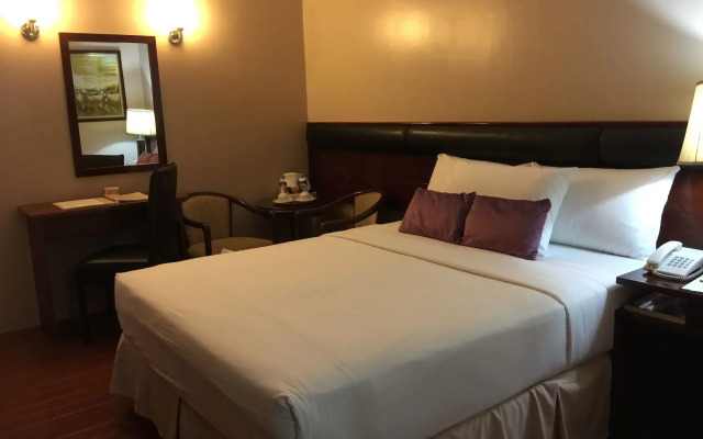 Allure Hotel & Suites