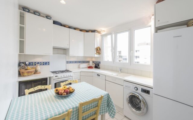 Apartment near Pont de Grenelle