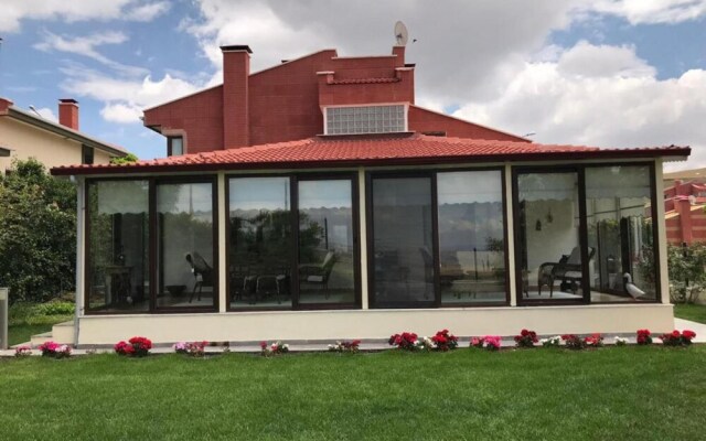 Capacious Villa Surrounded By Nature In Ankara