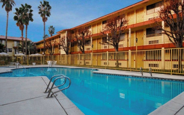 Quality Inn & Suites Bakersfield