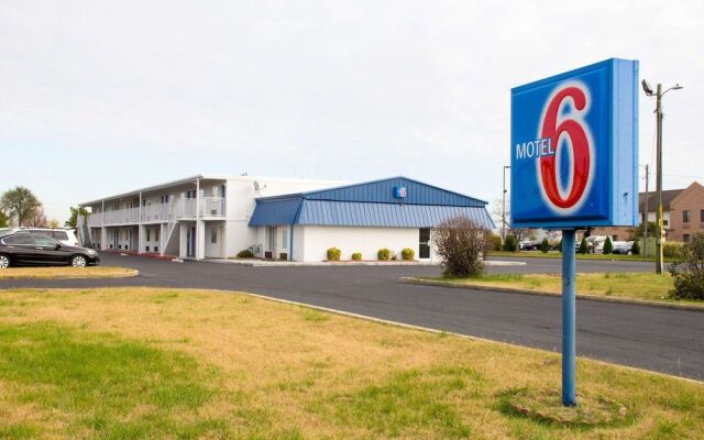 Motel 6 Sikeston MO