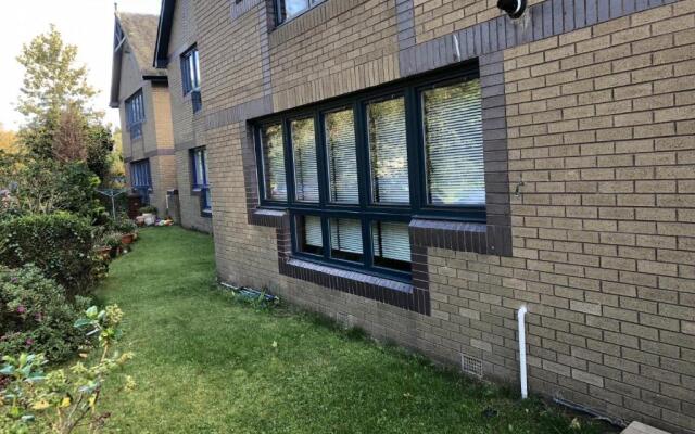 NEW Super 2BD Flat Near Dalkeith Town Centre
