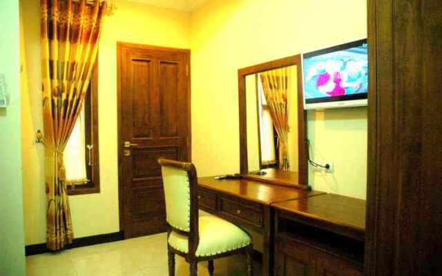 OYO 3810 D'yolland Exclusive Kost & Guesthouse Syariah