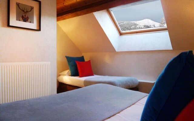 Ferm6 - 6-6p-5chbres-3sdb-120m?-10 / 12pers-valloire