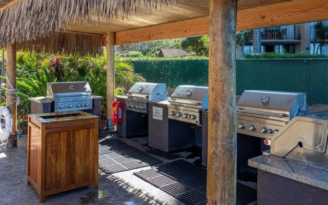 Royal Kahana 702 Studio Bedroom Condo by RedAwning