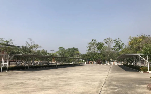 Lopburi Residence 2 And Resort
