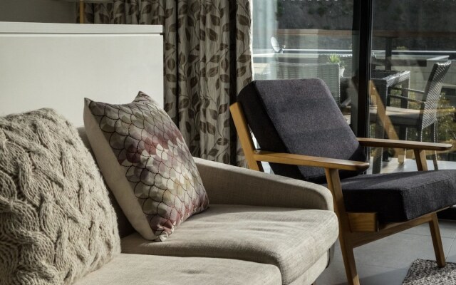 Roomerang at Lakeside Townhouse