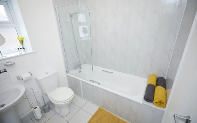 Freemantle Apartment