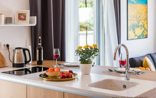 Villa for two Person With Pool in Peroj