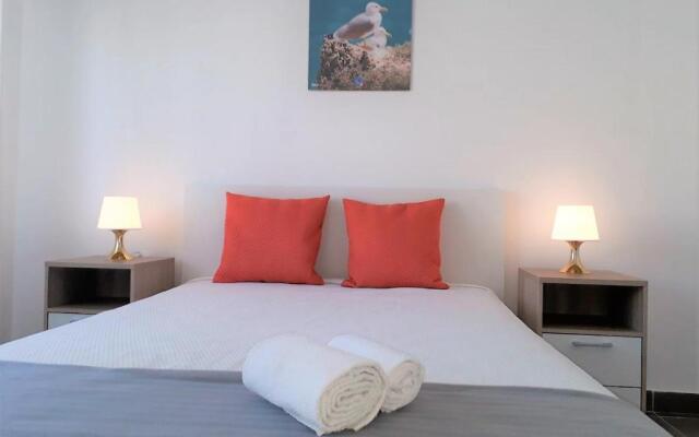 Torre 6- Vista Cidade, Aconchegante, 80mt Praia, Wifi