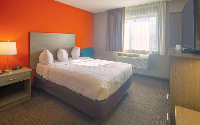 Quality Inn & Suites Hammond Near I-8090