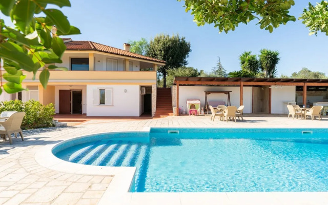 Villa Polignano con Piscina by Wonderful Italy