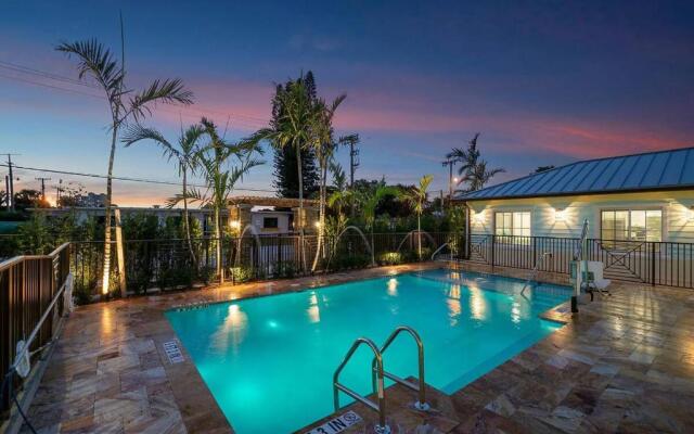 Bermuda Bungalows (Tropical Island Getaway)