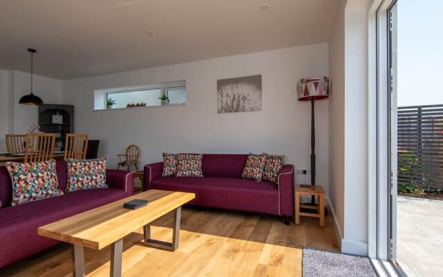 3BR Stylish Home Sea View Walk to East Wittering