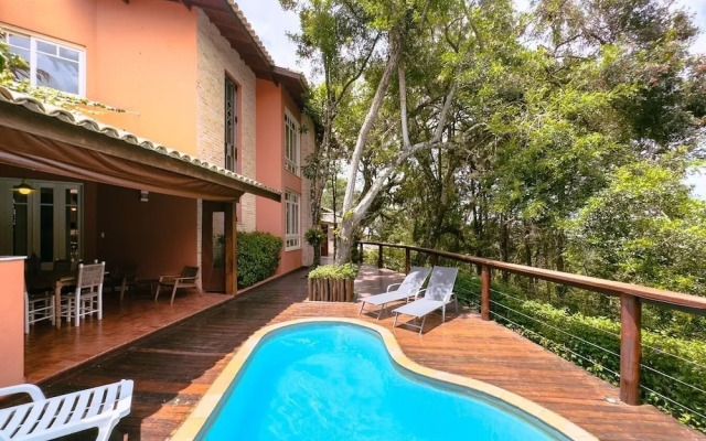 Casa Alto Padrão na Granja Viana - Cond. Fechado