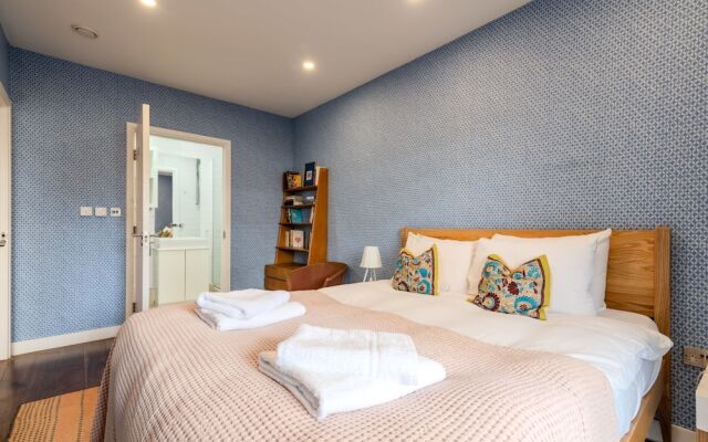 Beautiful Canal-side Flat in Hackney