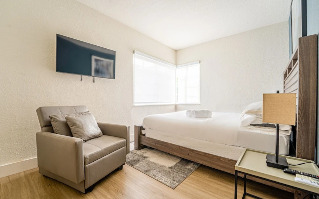 TWO Bedroom Apartment