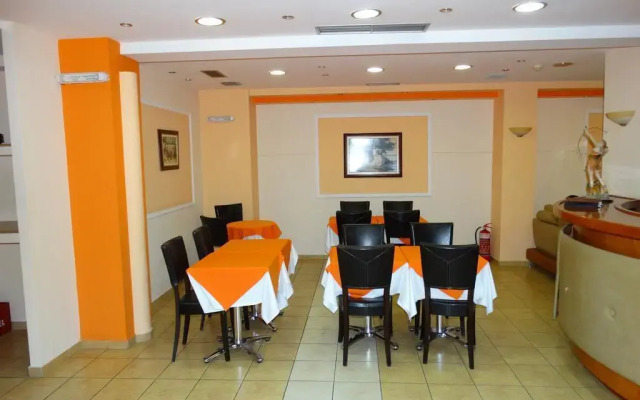 Faros 2 Hotel