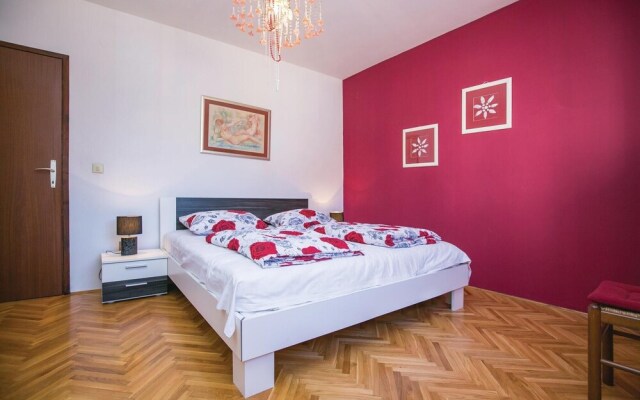 Awesome Home in Labin with Hot Tub, WiFi & 5 Bedrooms