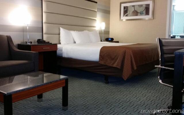 Holiday Inn Plainview-Long Island, an IHG Hotel