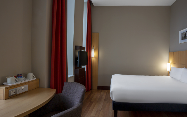 ibis Belfast Queens Quarter