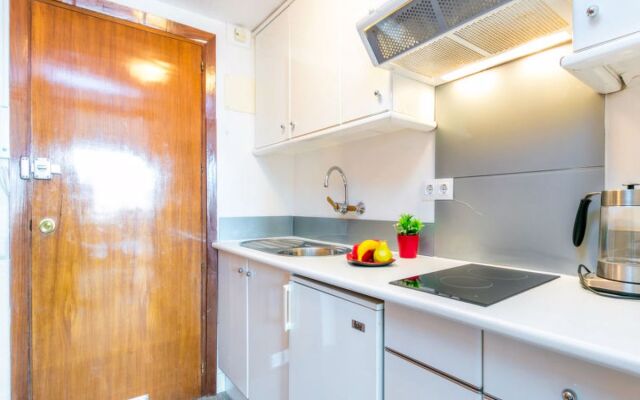 Roses Holiday Center 9823