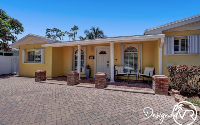 Close to Beach 4Br with Heated Pool