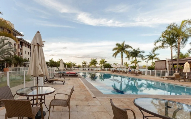 Apt Facing Lake Paranoa - Clr314