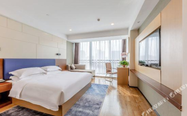 Licheng Jingzhi Hotel (Jinan West Railway Station)