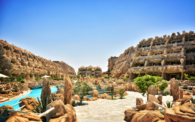 Caves Beach Resort Hurghada