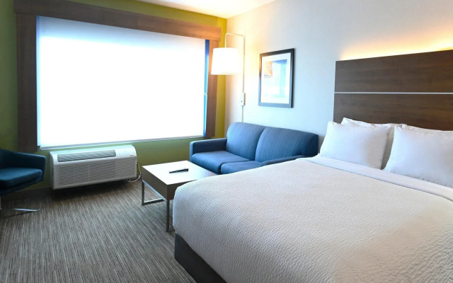 Holiday Inn Express & Suites Aurora by IHG
