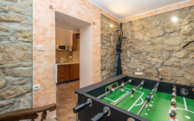Stunning Home in Jadranovo With Wifi and 5 Bedrooms