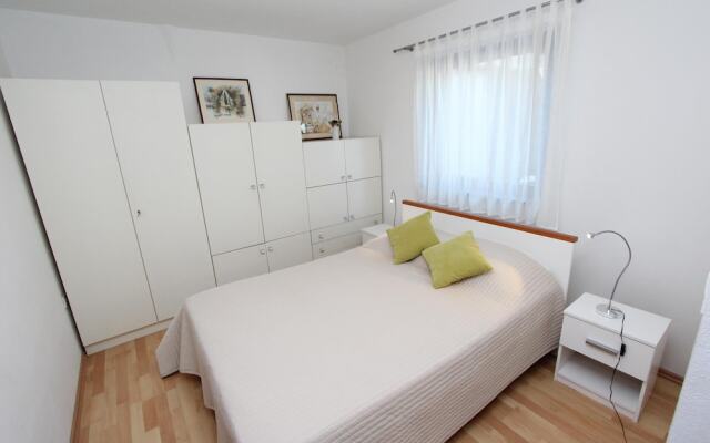 Apartment Irena