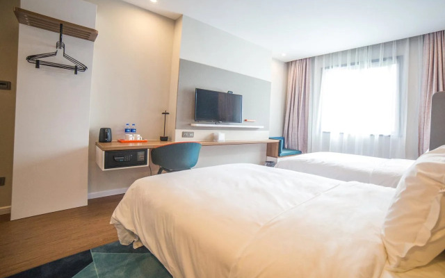 Holiday Inn Express Nanjing Xuanwu Lake by IHG