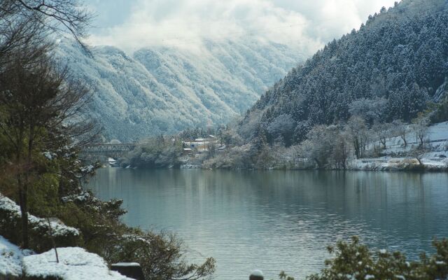 River Retreat GARAKU