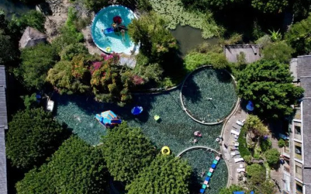 Putuoquan Hot Spring Resort