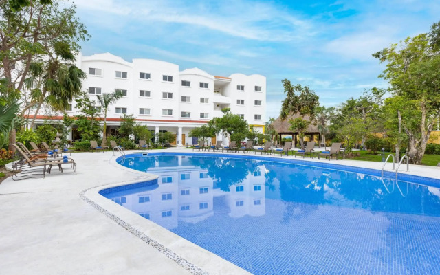 Courtyard By Marriott Cancun Airport