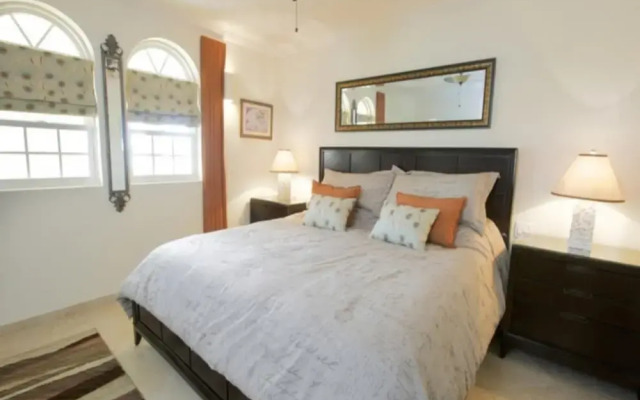 Sunny Vacation Villa 36