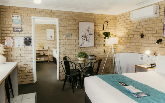 Kennedy Drive Boutique Motel - Close To City Centre & Airport