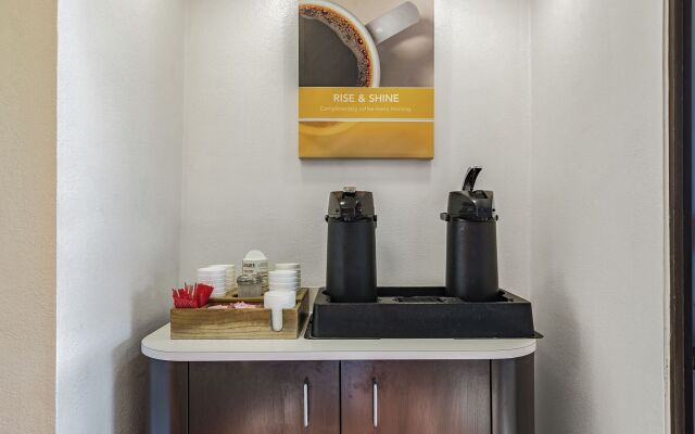 Days Inn by Wyndham Cincinnati I-71