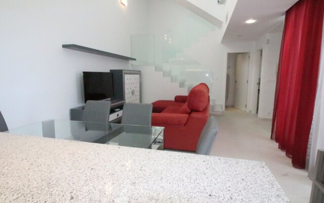 Villa con piscina Activa28