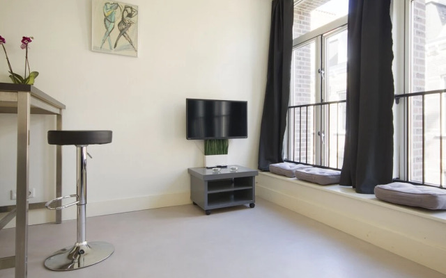 Bright & Great Apartment In Jordaan Area
