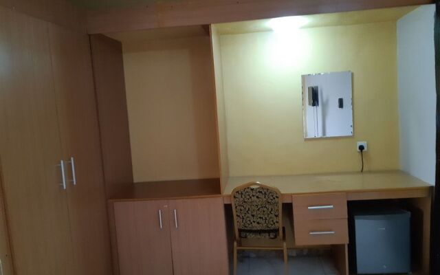 Goddis Apartments